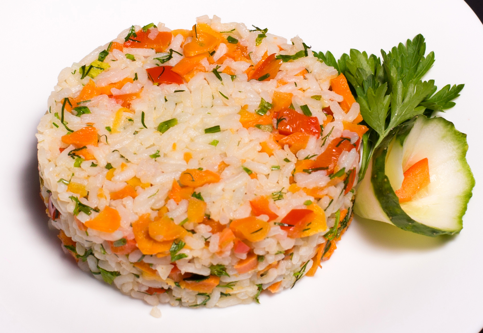 Рис отварной с овощами(рис,морковь,лук,перец сл.,капуста брокколи,чеснок)
